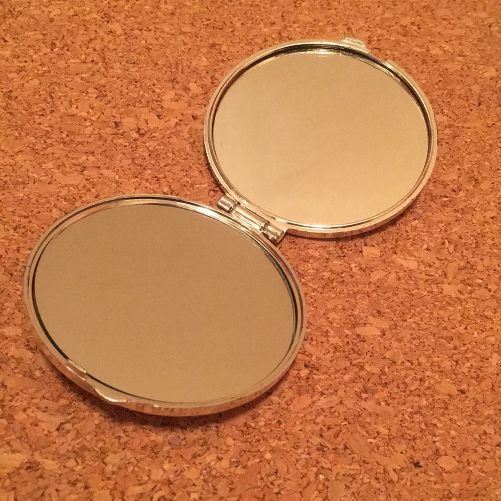 Compact Mirror - Picture 3 of 4